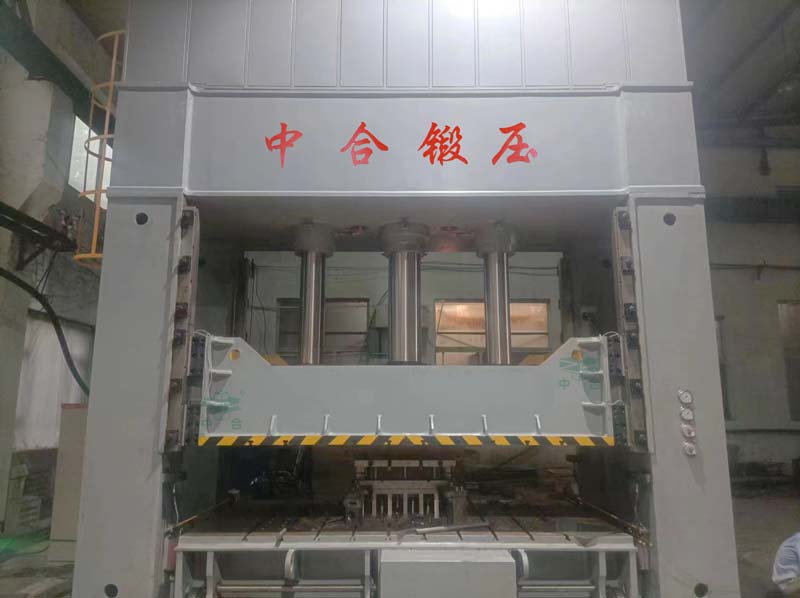 液压机