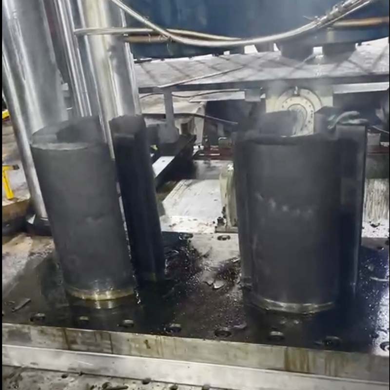 石墨电极片成型液压机-2000吨四柱液压机