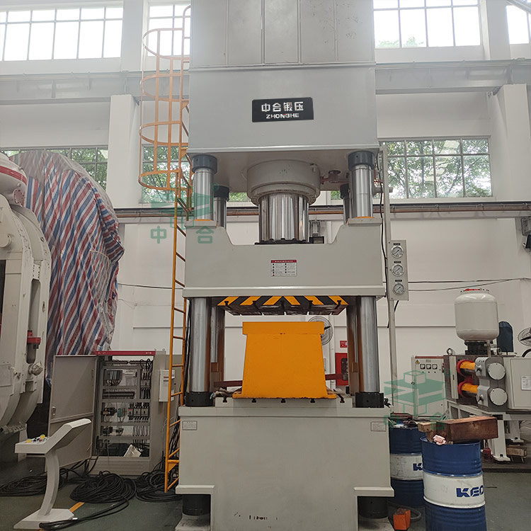 800吨金属冷挤压液压机客户车间.jpg 800吨金属冷挤压液压机客户车间.jpg