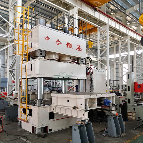 3000吨液压机.jpg 3000吨液压机.jpg