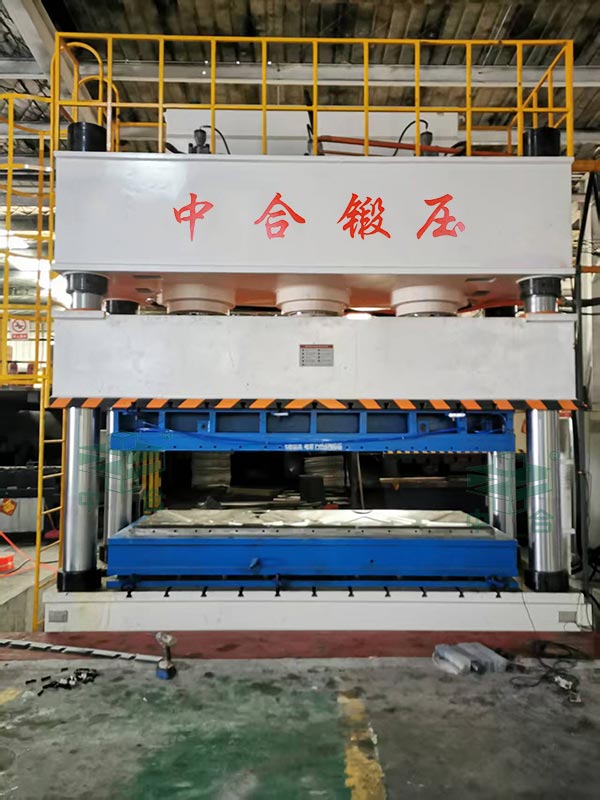1250吨不锈钢水箱板液压机.jpg 1250吨不锈钢水箱板液压机.jpg
