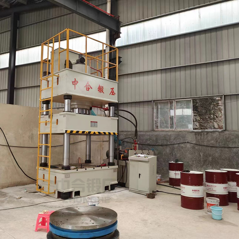 水塔盖板成型设备_630吨油压机_不锈钢拉伸机(图2) 水塔盖板成型设备_630吨油压机_不锈钢拉伸机(图2)