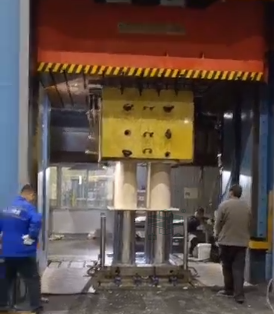 华夫筒/板模压成型液压机_SMC热压成型液压机(图3) 华夫筒/板模压成型液压机_SMC热压成型液压机(图3)