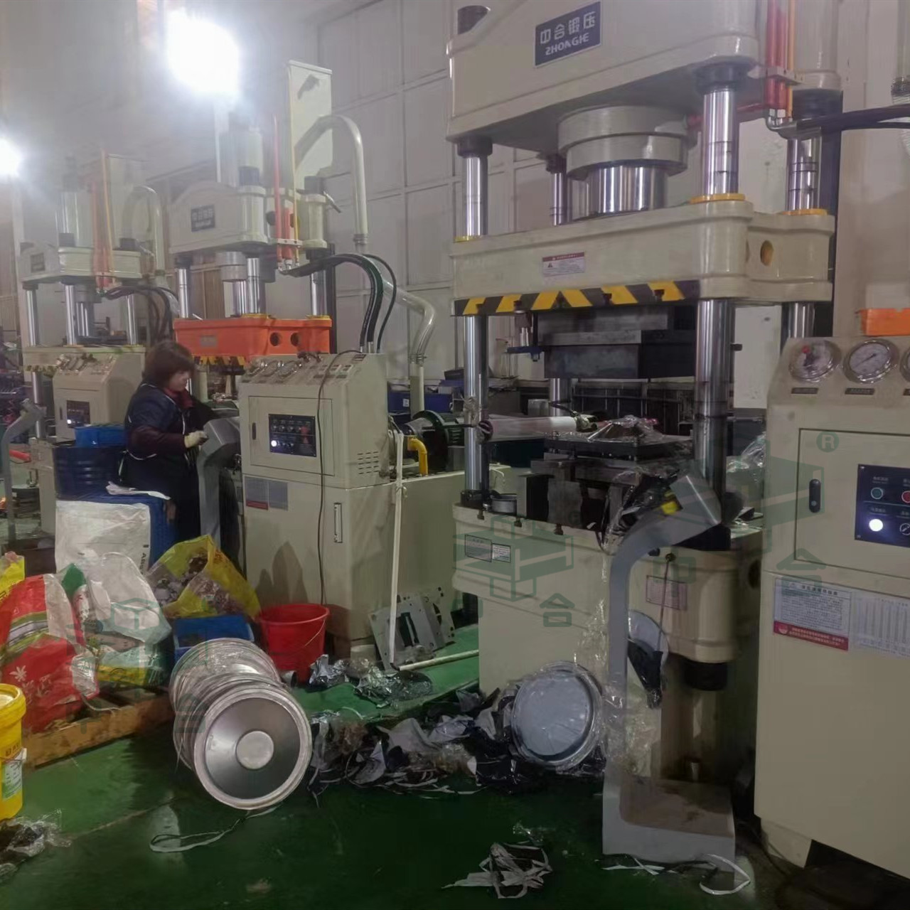 200吨汽车消音器成型液压机_不锈钢拉伸成型设备(图1) 200吨汽车消音器成型液压机_不锈钢拉伸成型设备(图1)