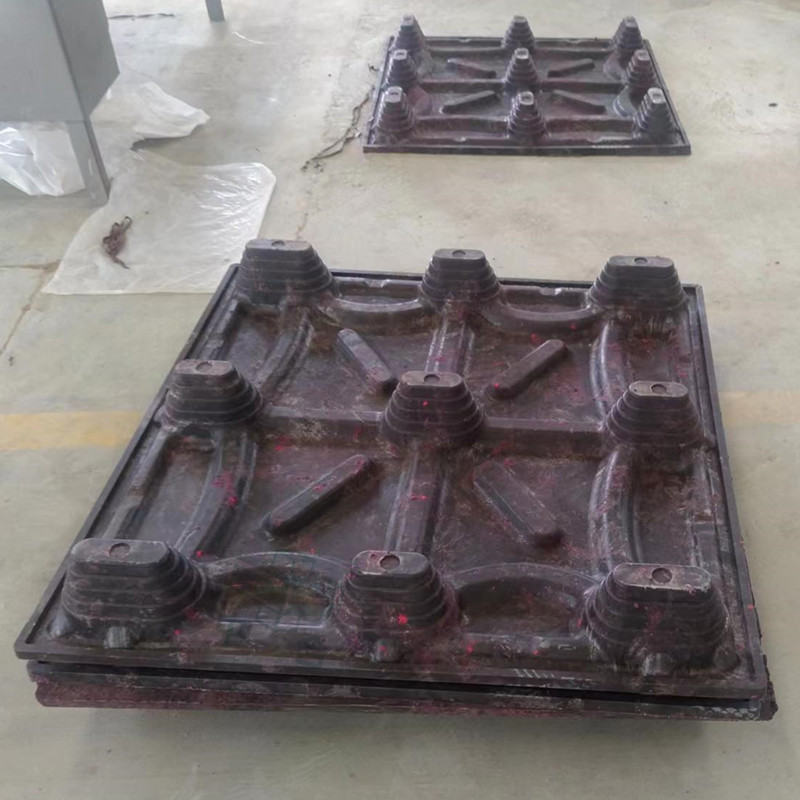 800吨模压托盘成型液压机-环保塑料模压托盘生产工艺(图1) 800吨模压托盘成型液压机-环保塑料模压托盘生产工艺(图1)