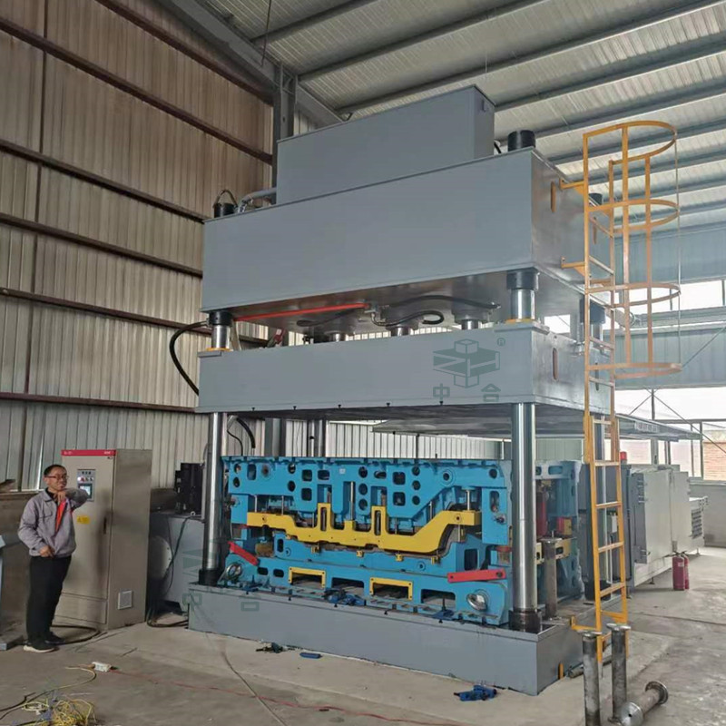 315吨汽车内饰件成型液压机-大台面液压机定制(图2)