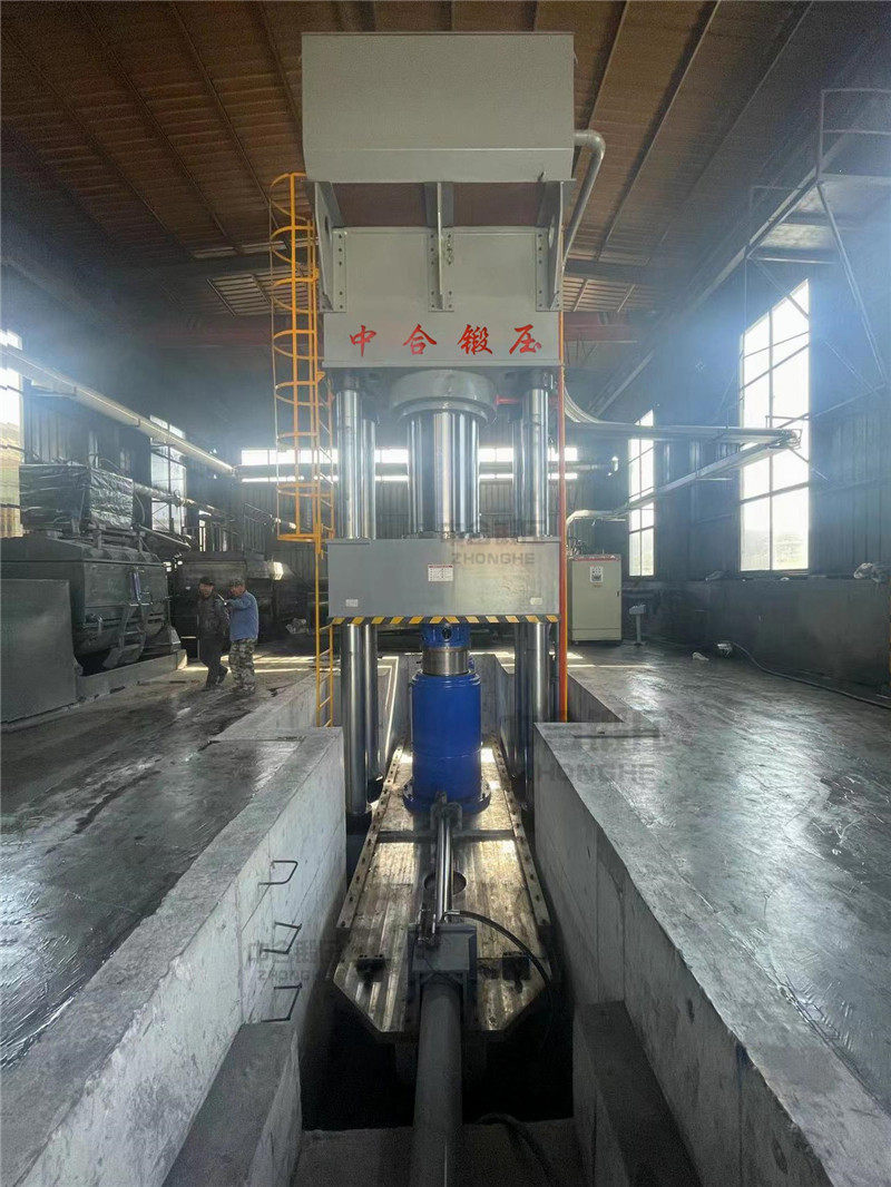 石墨坩埚液压机_2000吨碳素粉末成型油压机(图1) 石墨坩埚液压机_2000吨碳素粉末成型油压机(图1)